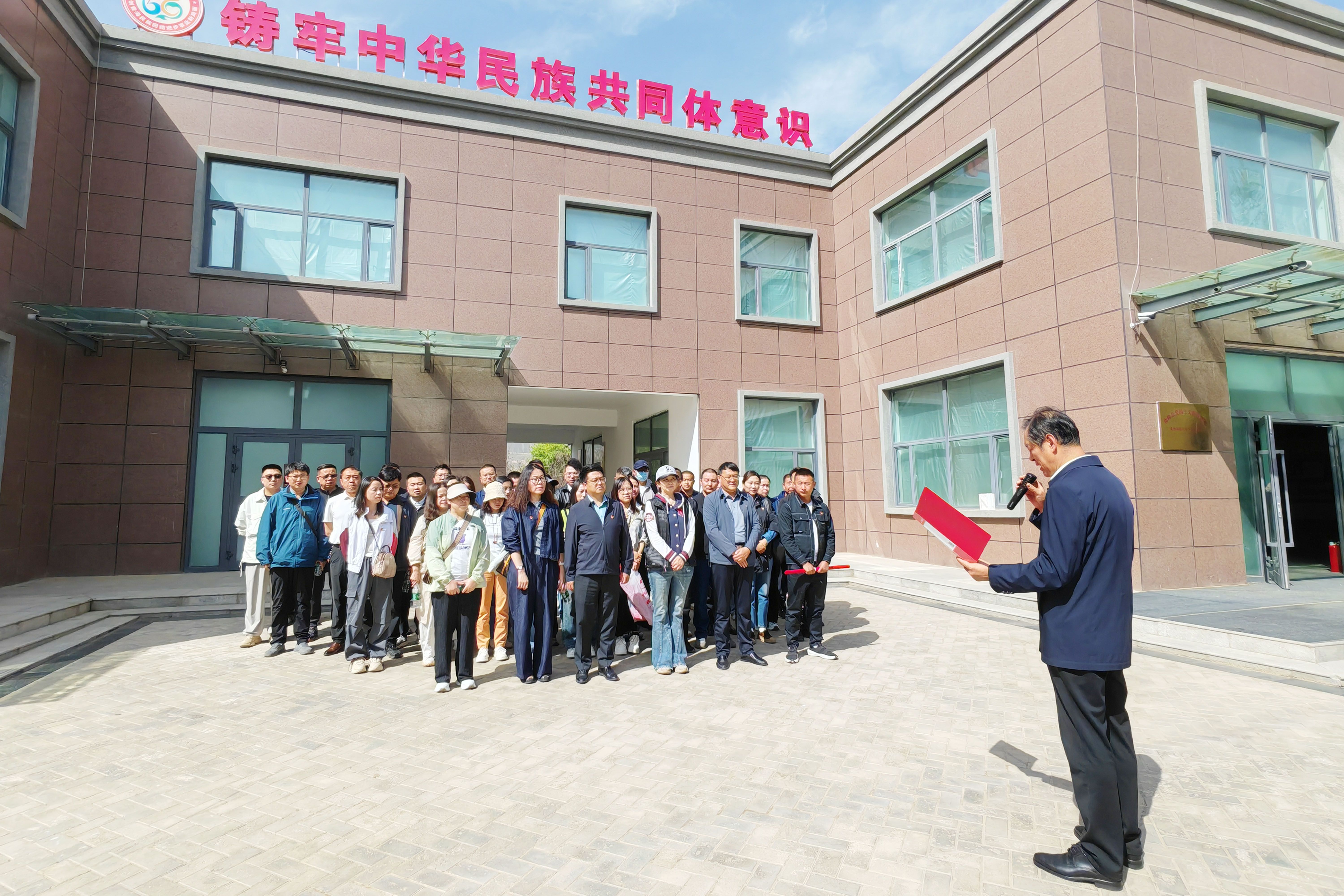化隆參觀學習1.jpg
